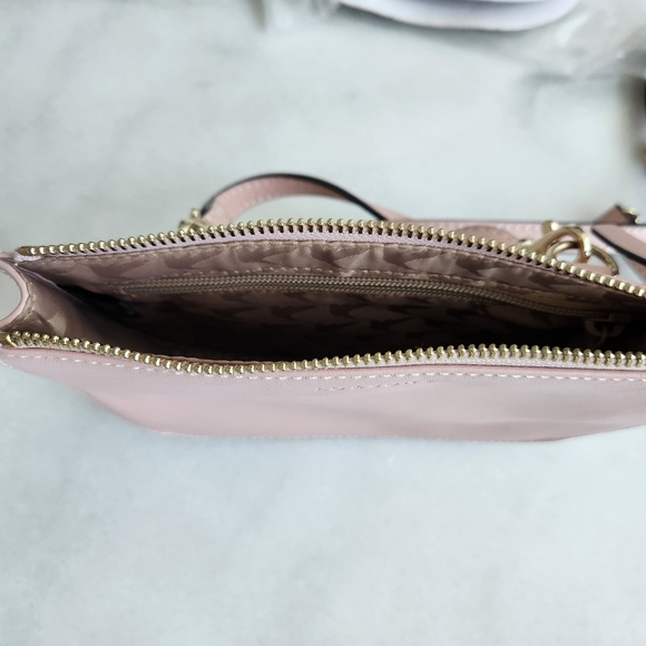 Lo & Sons Waverley 2 Pink Rose Quartz crossbody / wristlet / belt bag w/ gold hw - Picture 9 of 12